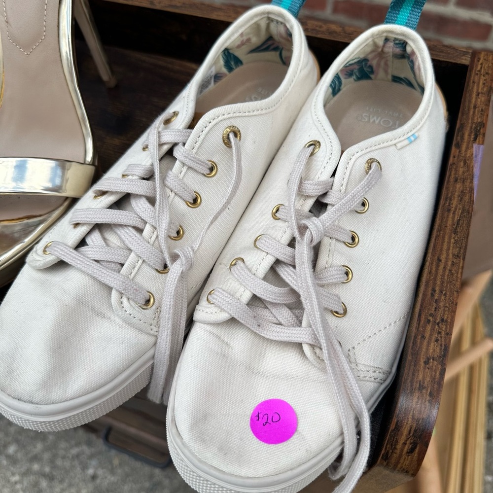TOMS Women's Cream Canvas Sneakers